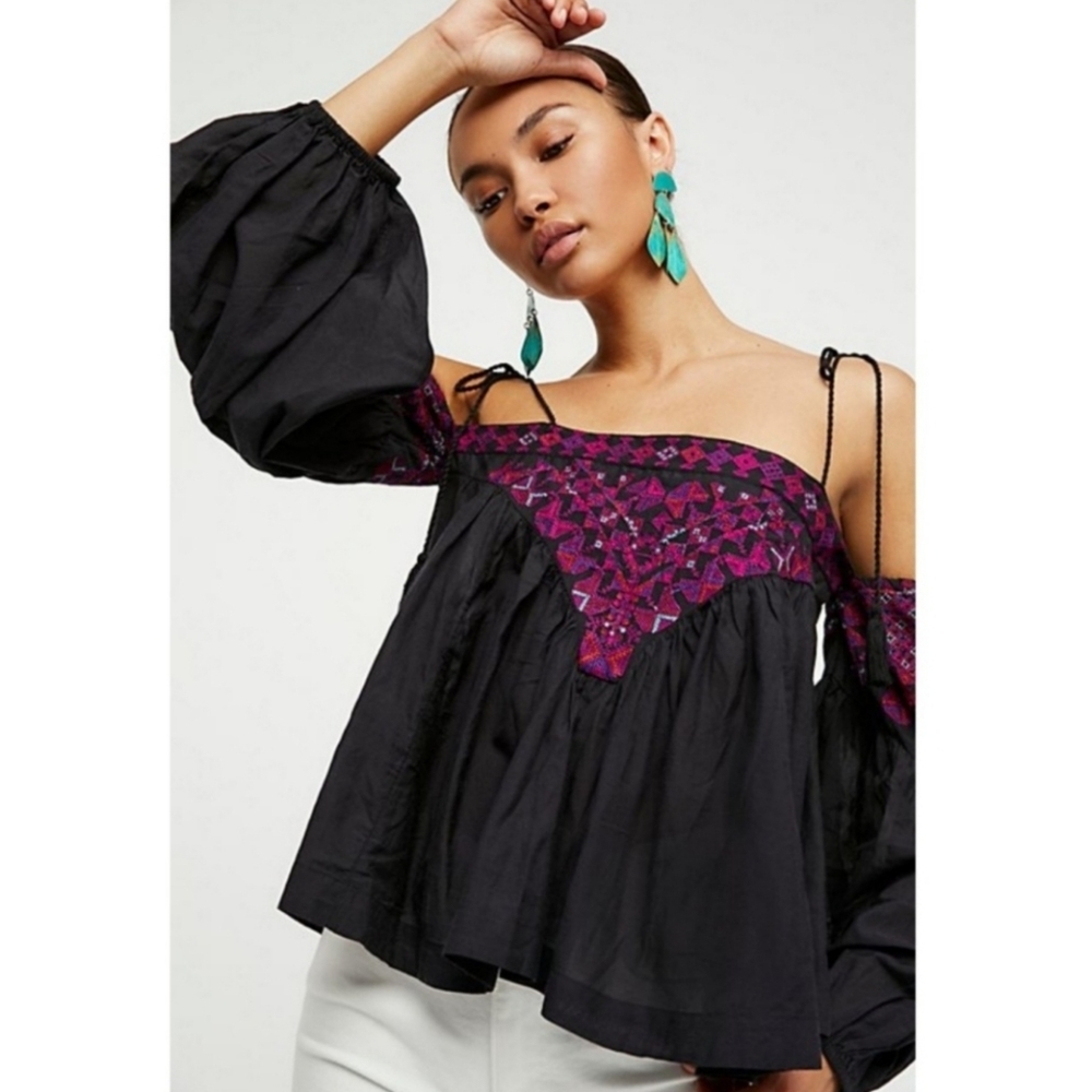 Free People Vacay Vibin Cold Shoulder Top Size Small Black Embroidered Ties